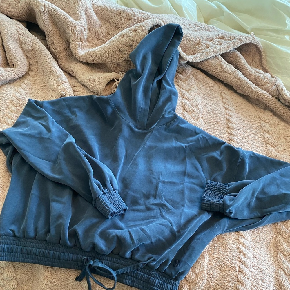 Sweaty Betty Sand Wash Cloud Weight Crop Hoodie - Picture 5 of 8